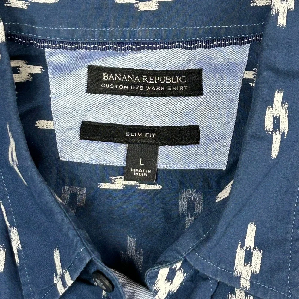 Banana Republic Button Down Slim Fit Ikat Print Mens Large Blue Tribal Aztec